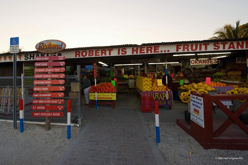 20090205_175831 D3 P1 3900x2600 srgb.jpg - Robert's Fruit Stand, Homestead, is a very unique place. Home of wonderful fruit & vegetables.  There is an abundance of tropical varieties not usually available for sale anywhere else.